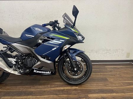 カワサキ ニンジャ 400 NINJA400 2022年モデル スペアキーありマルチバー、USBポート装備スクリーン、 18