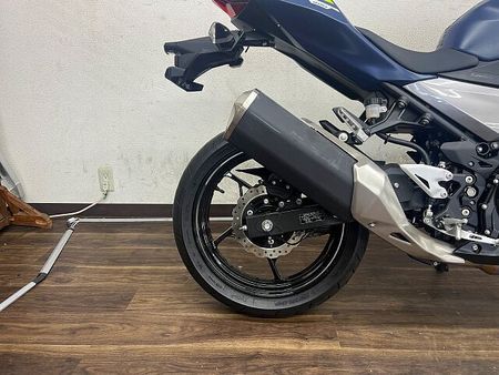 カワサキ ニンジャ 400 NINJA400 2022年モデル スペアキーありマルチバー、USBポート装備スクリーン、 21