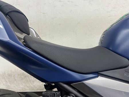 カワサキ ニンジャ 400 NINJA400 2022年モデル スペアキーありマルチバー、USBポート装備スクリーン、 23