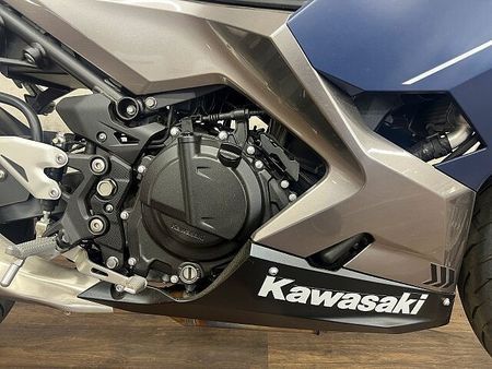 カワサキ ニンジャ 400 NINJA400 2022年モデル スペアキーありマルチバー、USBポート装備スクリーン、 25
