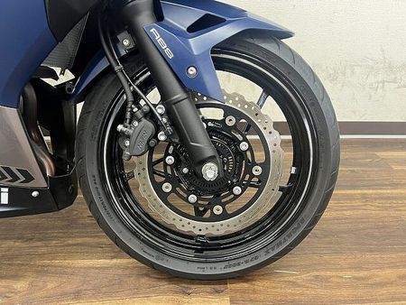 カワサキ ニンジャ 400 NINJA400 2022年モデル スペアキーありマルチバー、USBポート装備スクリーン、 28