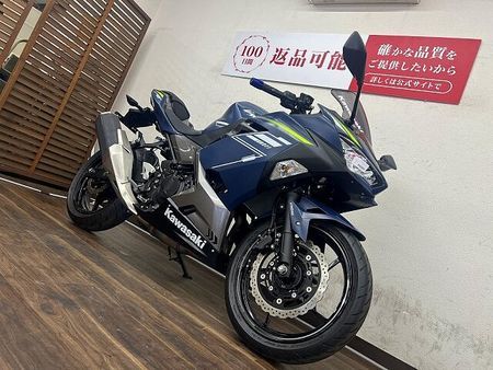 カワサキ ニンジャ 400 NINJA400 2022年モデル スペアキーありマルチバー、USBポート装備スクリーン、 30