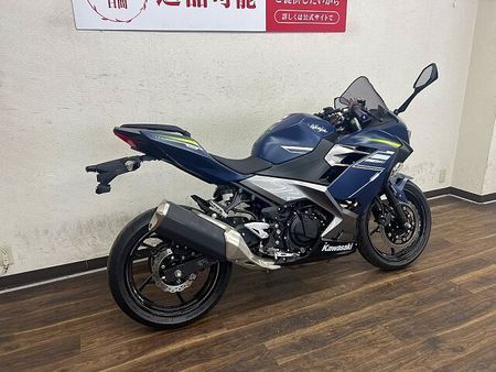 カワサキ ニンジャ 400 NINJA400 2022年モデル スペアキーありマルチバー、USBポート装備スクリーン、 31