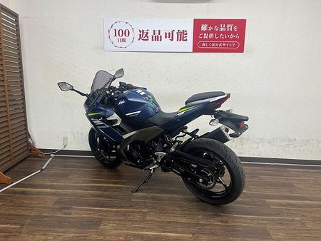 カワサキ ニンジャ 400 NINJA400 2022年モデル スペアキーありマルチバー、USBポート装備スクリーン、 6