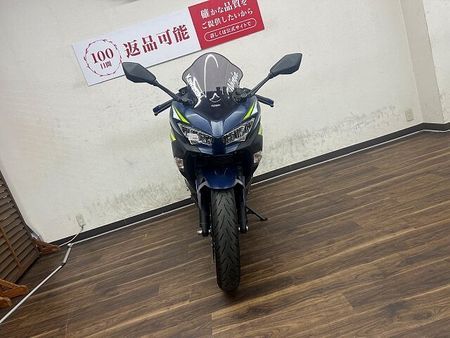 カワサキ ニンジャ 400 NINJA400 2022年モデル スペアキーありマルチバー、USBポート装備スクリーン、 7