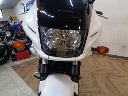 ホンダ CB400スーパーボルドール とても状態のいい車両です!ABS装着モデル!ETCが付いてお買い得です!希少なホワイト! 20