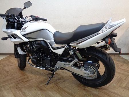 ホンダ CB400スーパーボルドール とても状態のいい車両です!ABS装着モデル!ETCが付いてお買い得です!希少なホワイト! 4