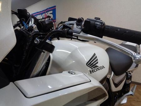 ホンダ CB400スーパーボルドール とても状態のいい車両です!ABS装着モデル!ETCが付いてお買い得です!希少なホワイト! 42