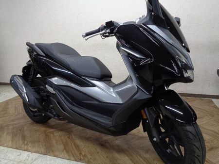 ホンダ フォルツァ 走行少ないフォルツアが入荷しました!当店人気車両です!カスタムもご相談ください!お早めに! 1