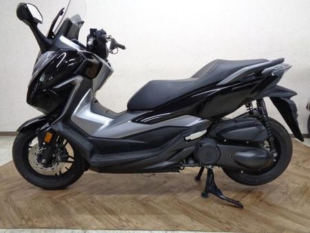 ホンダ フォルツァ 走行少ないフォルツアが入荷しました!当店人気車両です!カスタムもご相談ください!お早めに! 2