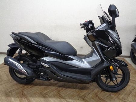 ホンダ フォルツァ 走行少ないフォルツアが入荷しました!当店人気車両です!カスタムもご相談ください!お早めに! 4