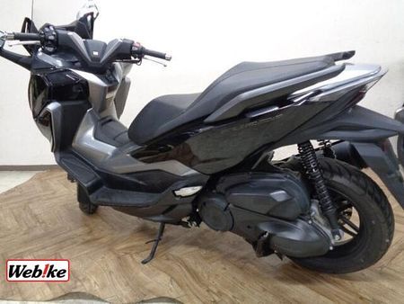ホンダ フォルツァ 走行少ないフォルツアが入荷しました!当店人気車両です!カスタムもご相談ください!お早めに! 5