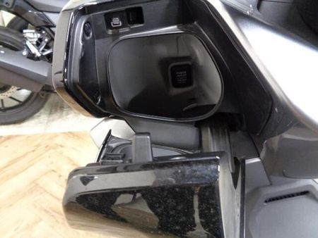 ホンダ フォルツァ 走行少ないフォルツアが入荷しました!当店人気車両です!カスタムもご相談ください!お早めに! 10