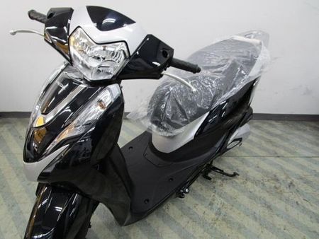 ホンダ リード125 各色展示中!足元フラットで人気のリード125!スマートキーになって益々便利です!下取り歓迎 13