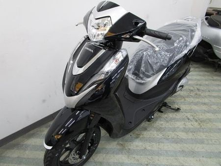 ホンダ リード125 各色展示中!足元フラットで人気のリード125!スマートキーになって益々便利です!下取り歓迎 15