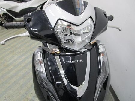ホンダ リード125 各色展示中!足元フラットで人気のリード125!スマートキーになって益々便利です!下取り歓迎 9