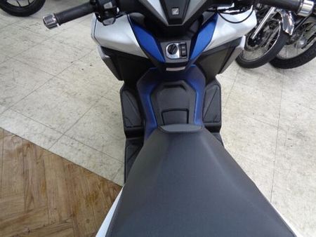 ホンダ フォルツァ 走行距離が2,266kmの低走行車両!マフラーカスタム!グリップヒーター付いてお買い得です 13