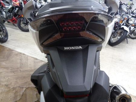 ホンダ フォルツァ 走行距離が2,266kmの低走行車両!マフラーカスタム!グリップヒーター付いてお買い得です 15