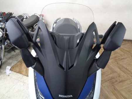 ホンダ フォルツァ 走行距離が2,266kmの低走行車両!マフラーカスタム!グリップヒーター付いてお買い得です 18