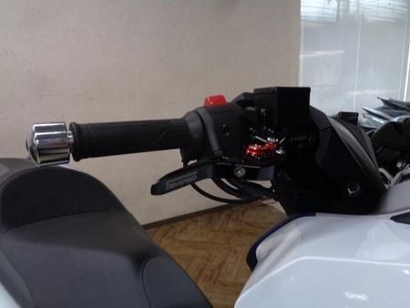 ホンダ フォルツァ 走行距離が2,266kmの低走行車両!マフラーカスタム!グリップヒーター付いてお買い得です 23