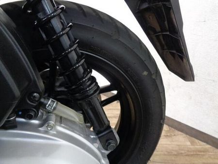 ホンダ フォルツァ 走行距離が2,266kmの低走行車両!マフラーカスタム!グリップヒーター付いてお買い得です 56