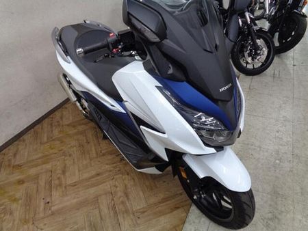 ホンダ フォルツァ 走行距離が2,266kmの低走行車両!マフラーカスタム!グリップヒーター付いてお買い得です 58