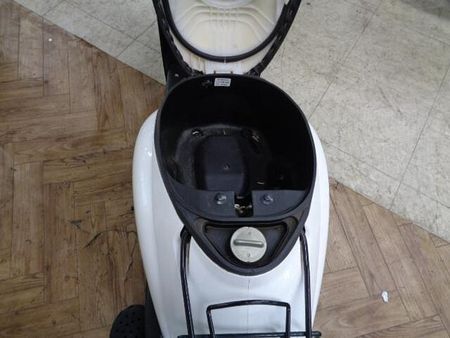 ホンダ トゥデイ 走行少ない上質車が入荷しました!通勤・通学に大活躍間違いなし!夜でも安心ホワイトです! 11
