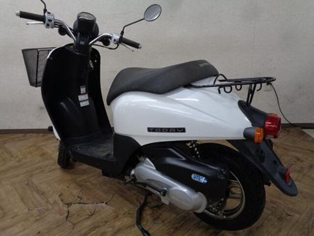 ホンダ トゥデイ 走行少ない上質車が入荷しました!通勤・通学に大活躍間違いなし!夜でも安心ホワイトです! 4