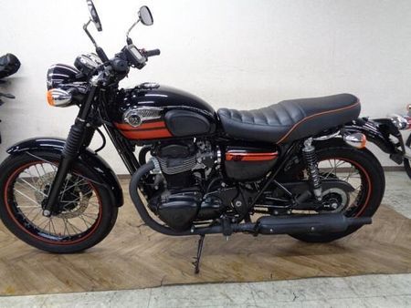 カワサキ W800 大切に乗られていたワンオーナー車!各部綺麗な上質車です!希少な特別仕様車ですよ!お早めに! 2