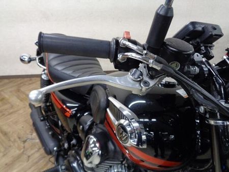 カワサキ W800 大切に乗られていたワンオーナー車!各部綺麗な上質車です!希少な特別仕様車ですよ!お早めに! 24