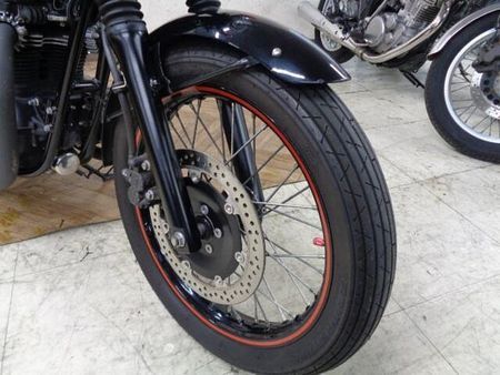 カワサキ W800 大切に乗られていたワンオーナー車!各部綺麗な上質車です!希少な特別仕様車ですよ!お早めに! 26