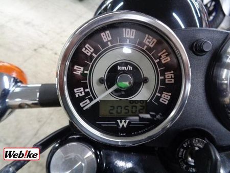 カワサキ W800 大切に乗られていたワンオーナー車!各部綺麗な上質車です!希少な特別仕様車ですよ!お早めに! 6