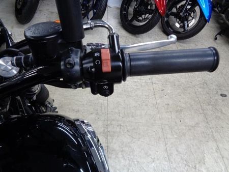 カワサキ W800 大切に乗られていたワンオーナー車!各部綺麗な上質車です!希少な特別仕様車ですよ!お早めに! 8