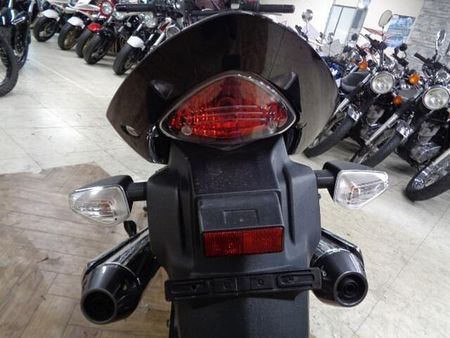 スズキ GSR250 250ccとは思えない大きな車格が人気のGSR250!お買い得プライスで大放出です! 13