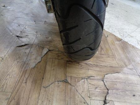 スズキ GSR250 250ccとは思えない大きな車格が人気のGSR250!お買い得プライスで大放出です! 15