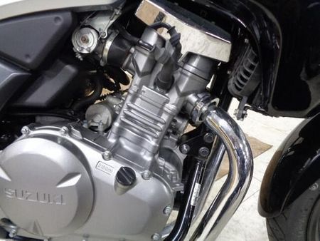 スズキ GSR250 250ccとは思えない大きな車格が人気のGSR250!お買い得プライスで大放出です! 30