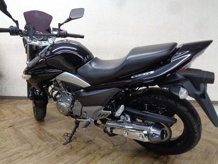 スズキ GSR250 250ccとは思えない大きな車格が人気のGSR250!お買い得プライスで大放出です! 4