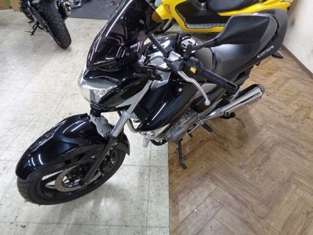 スズキ GSR250 250ccとは思えない大きな車格が人気のGSR250!お買い得プライスで大放出です! 40