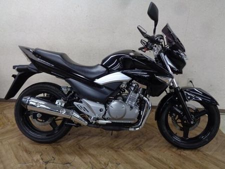 スズキ GSR250 250ccとは思えない大きな車格が人気のGSR250!お買い得プライスで大放出です! 5