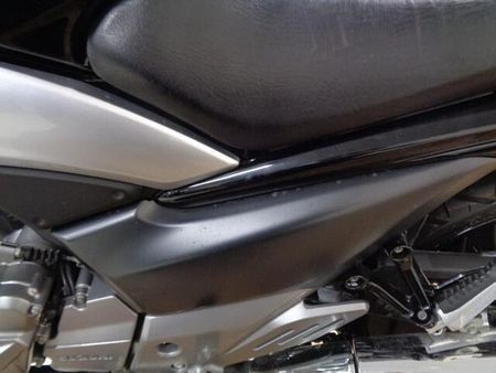 スズキ GSR250 250ccとは思えない大きな車格が人気のGSR250!お買い得プライスで大放出です! 56