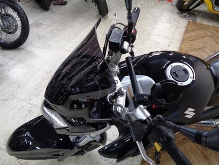 スズキ GSR250 250ccとは思えない大きな車格が人気のGSR250!お買い得プライスで大放出です! 62