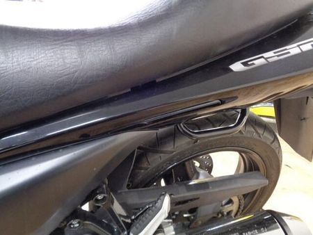 スズキ GSR250 250ccとは思えない大きな車格が人気のGSR250!お買い得プライスで大放出です! 64