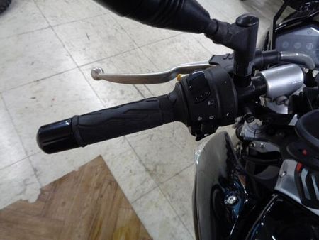 スズキ GSR250 250ccとは思えない大きな車格が人気のGSR250!お買い得プライスで大放出です! 8