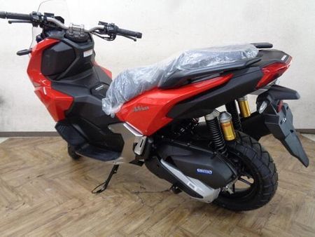 ホンダ ADV160 2025年モデルのADV160新車が入荷しました!カスタムも任せてください!お早めに! 4