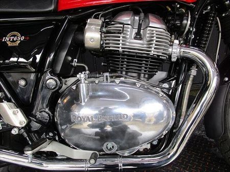 ロイヤルエンフィールド INT 650 店頭現車無し、要取り寄せ車両。 25