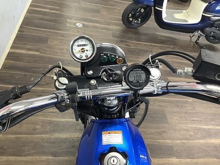 スズキ バンバン200 バンバン200 2016年モデル インジェクション車 USBポート Rキャリア装備 24