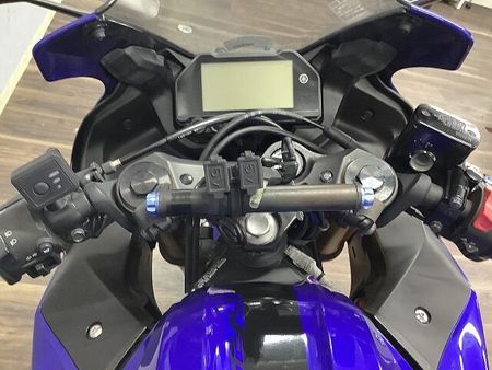 ヤマハ YZF-R25 【マル得】YZF-R25 ABS 2019年モデル USB2ポート装備 25