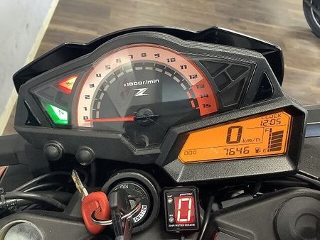 カワサキ Z250 Z250 2014年モデル ドラレコ付き5インチスマートモニター GIVI製Rボックス装備 11