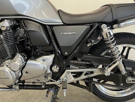 ホンダ CB1100 CB1100 2014年 リアキャリア・BOX付! 30