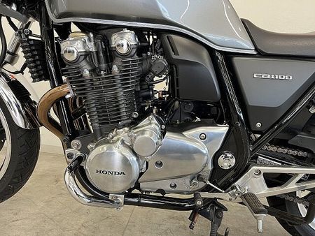 ホンダ CB1100 CB1100 2014年 リアキャリア・BOX付! 32